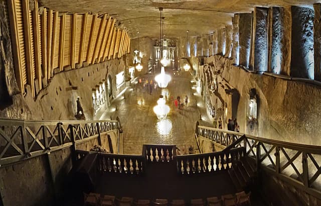 Kopalnia soli Wieliczka ile schodów? Przygotuj się na wyzwanie! Kopalnia soli Wieliczka ile schodów? Przygotuj się na wyzwanie!